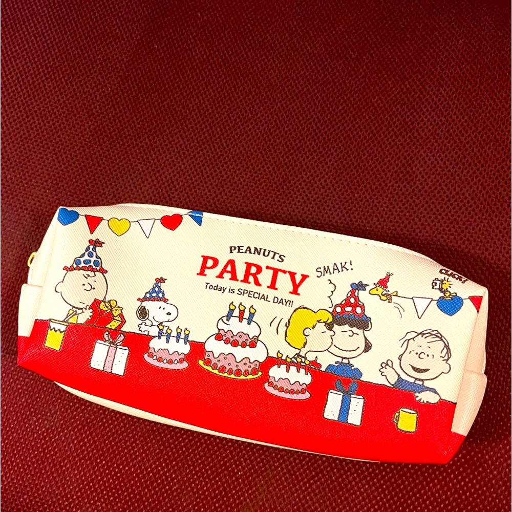Snoopy makeup bag or pencil case new Peanuts